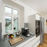 아파트 Latron 98 *