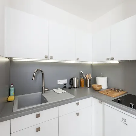 Apartment Latron 98 *