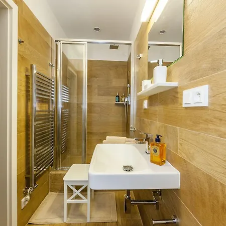 Latron 98 Apartamento *