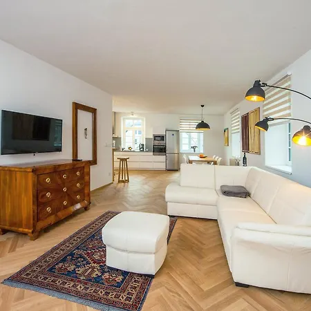 Latron 98 Apartment