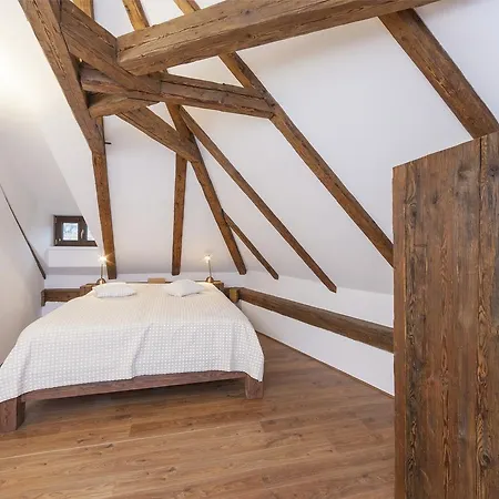 Apartment Latron 98 *