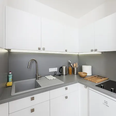 Apartment Latron 98 *