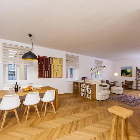 Latron 98 Apartment *