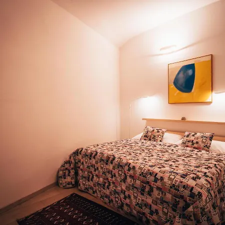 Apartamento Latron 98 *