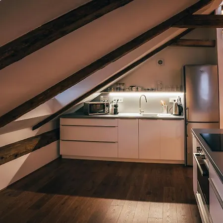 Apartment Latron 98