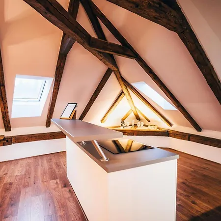 Apartment Latron 98