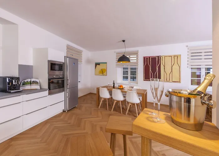 Apartamento Latron 98 *