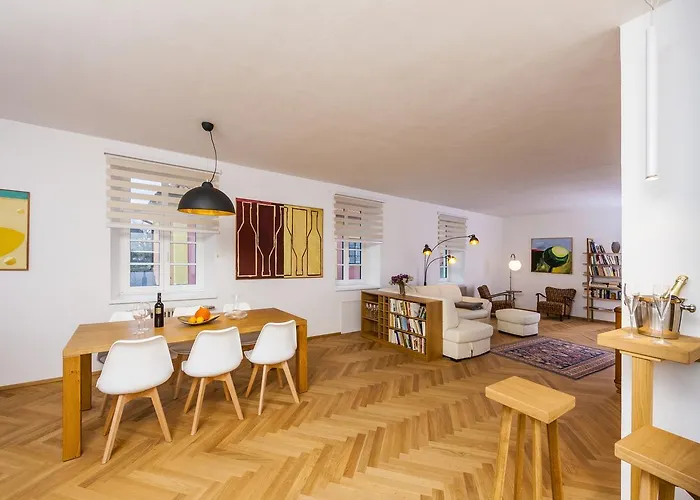 Latron 98 Apartamento *